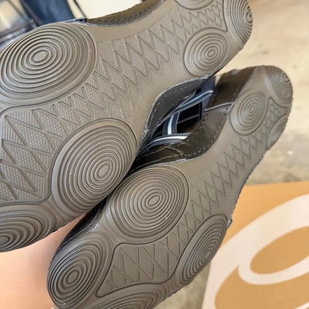 Brand new asics hypersync in colorway graphite grey black